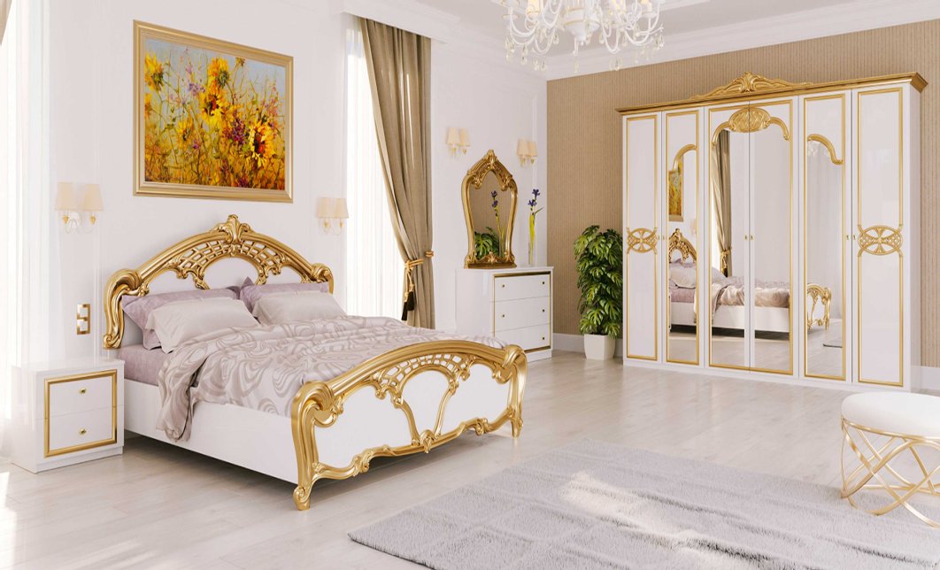 Dormitor elegant cu pat din fier forjat și draperii